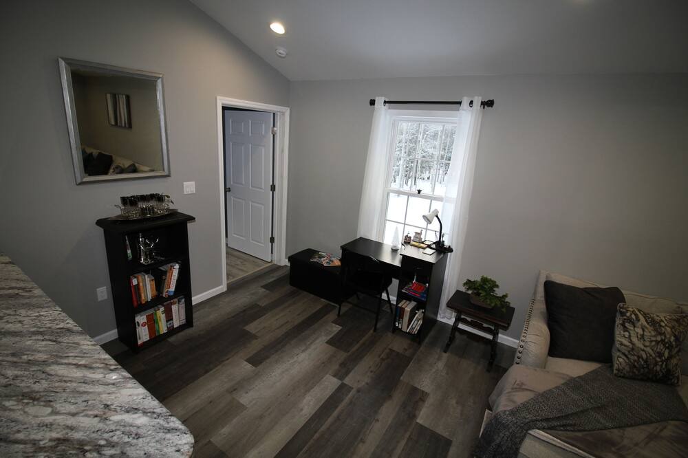 Photo of Livingroom in Monticello