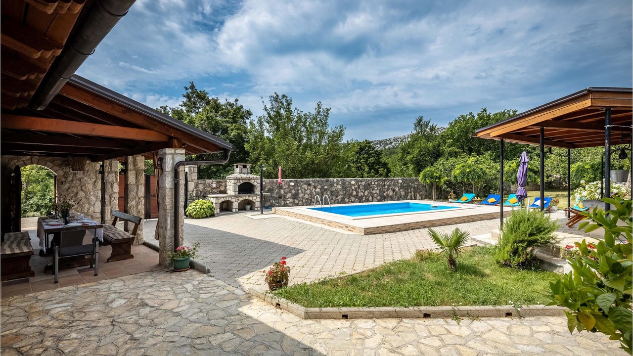 Photo of Outdoor in Drivenik