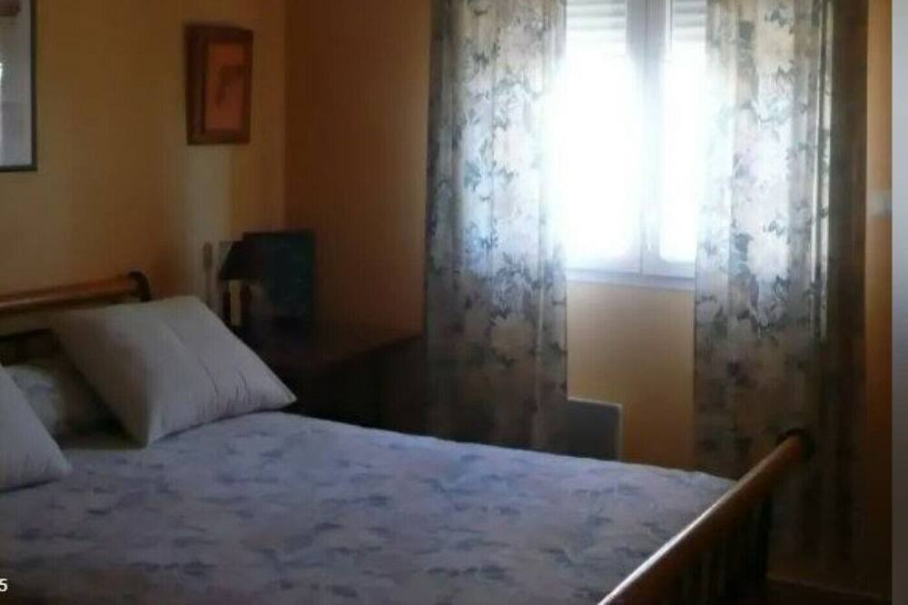 Photo of Bedroom in Saint-Laurent-de-la-Salanque