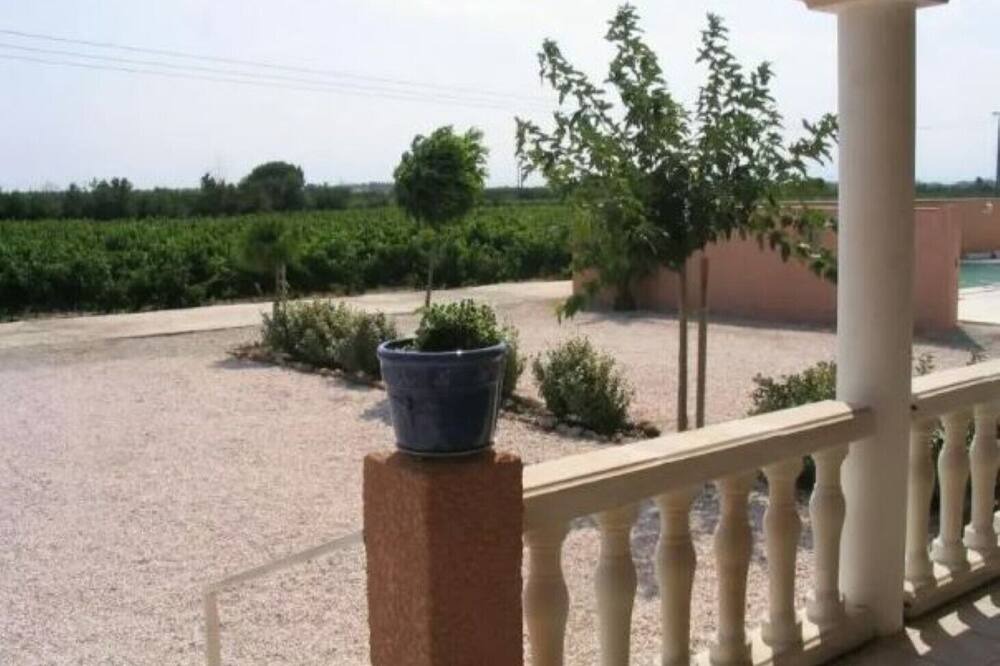 Photo of Patio Balcony in Saint-Laurent-de-la-Salanque