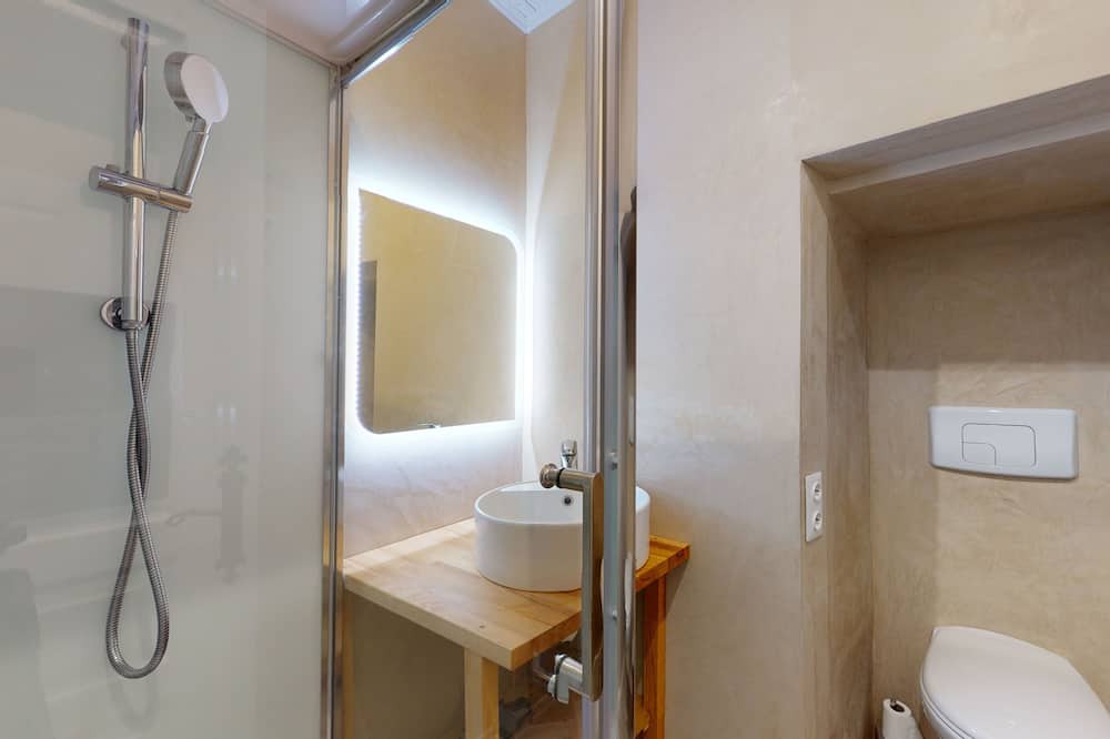 Photo of Bathroom in Villedieu-les-Poeles