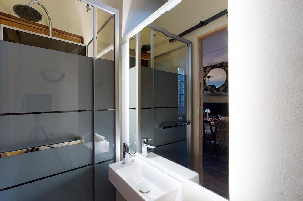 Photo of Bathroom in Villedieu-les-Poeles