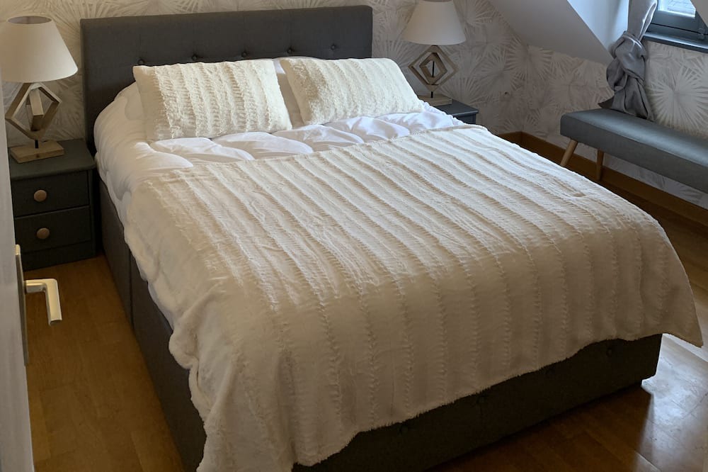 Photo of Bedroom in Villedieu-les-Poeles