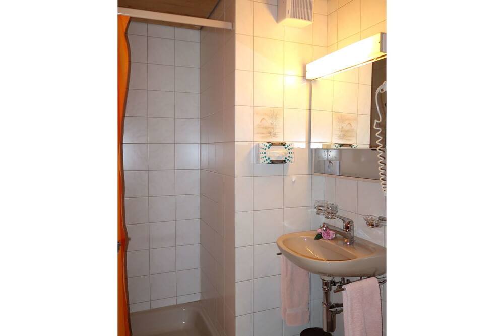 Photo of Bathroom in Ravaisch