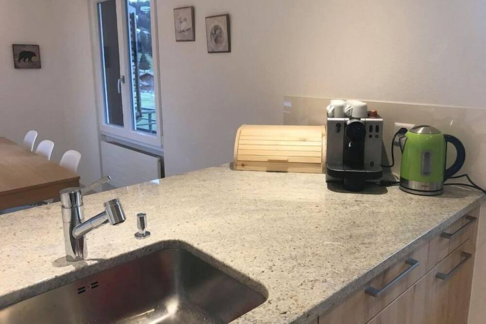 Photo of Kitchen in Saanenmoeser