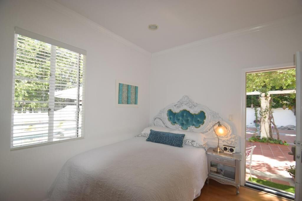 Photo of Bedroom in Pico - Robertson