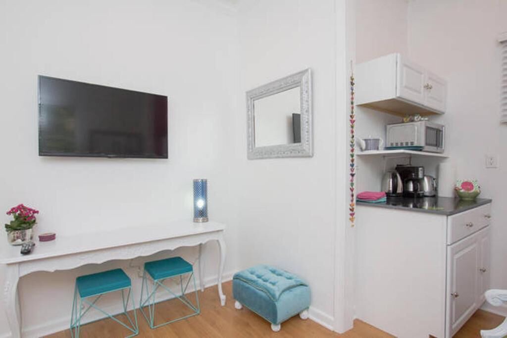 Photo of Bedroom in Pico - Robertson