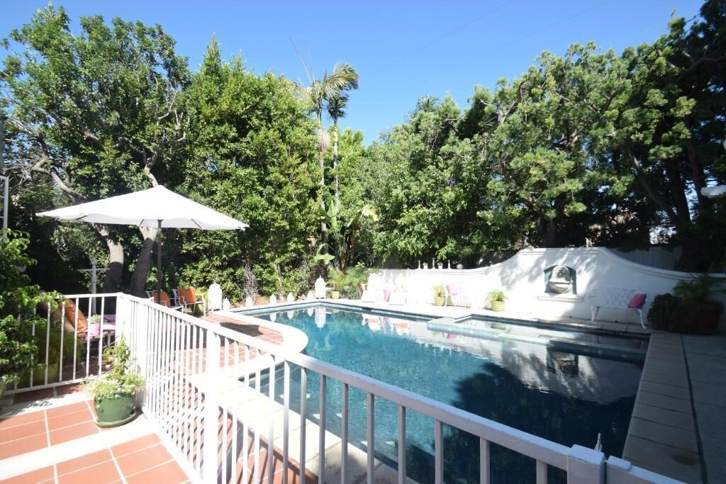 Photo of Outdoor in Pico - Robertson