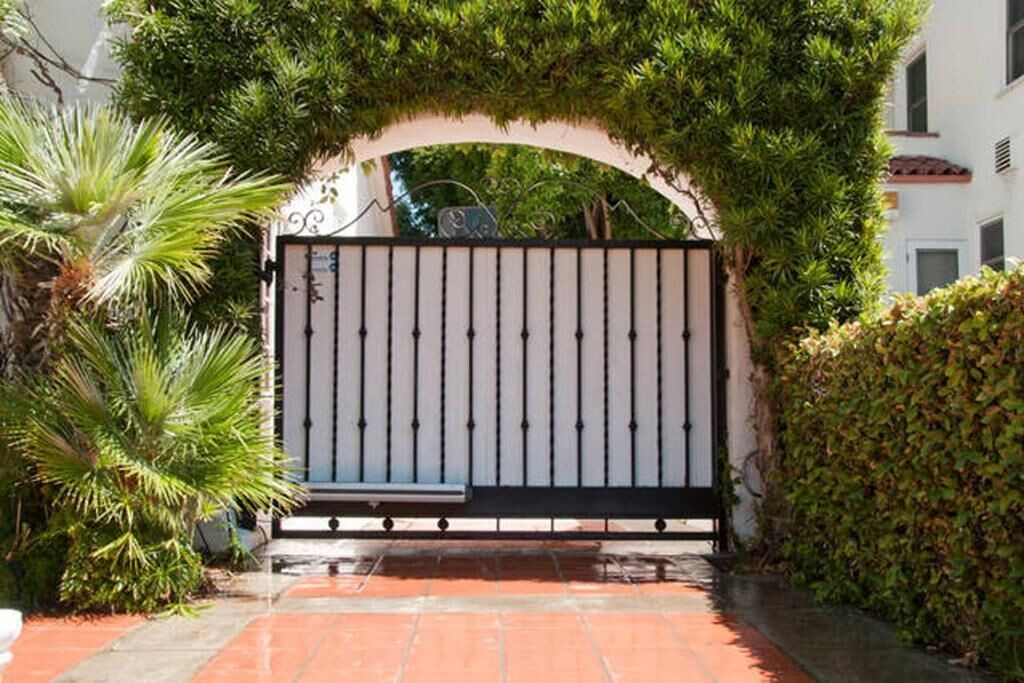 Photo of Outdoor in Pico - Robertson