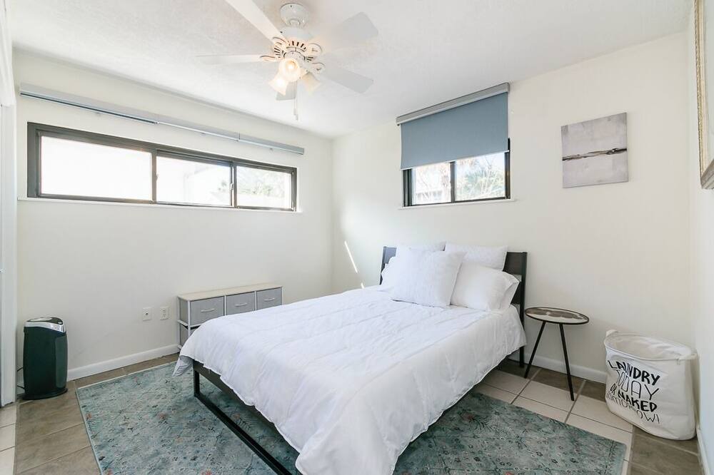 Photo of Bedroom in Neptune Beach