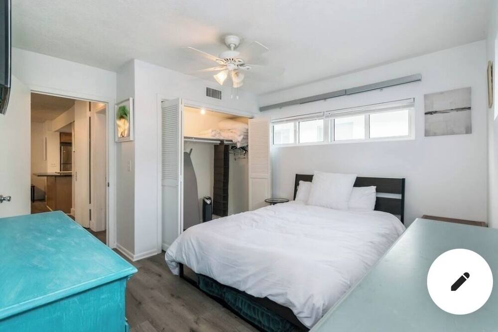 Photo of Bedroom in Neptune Beach