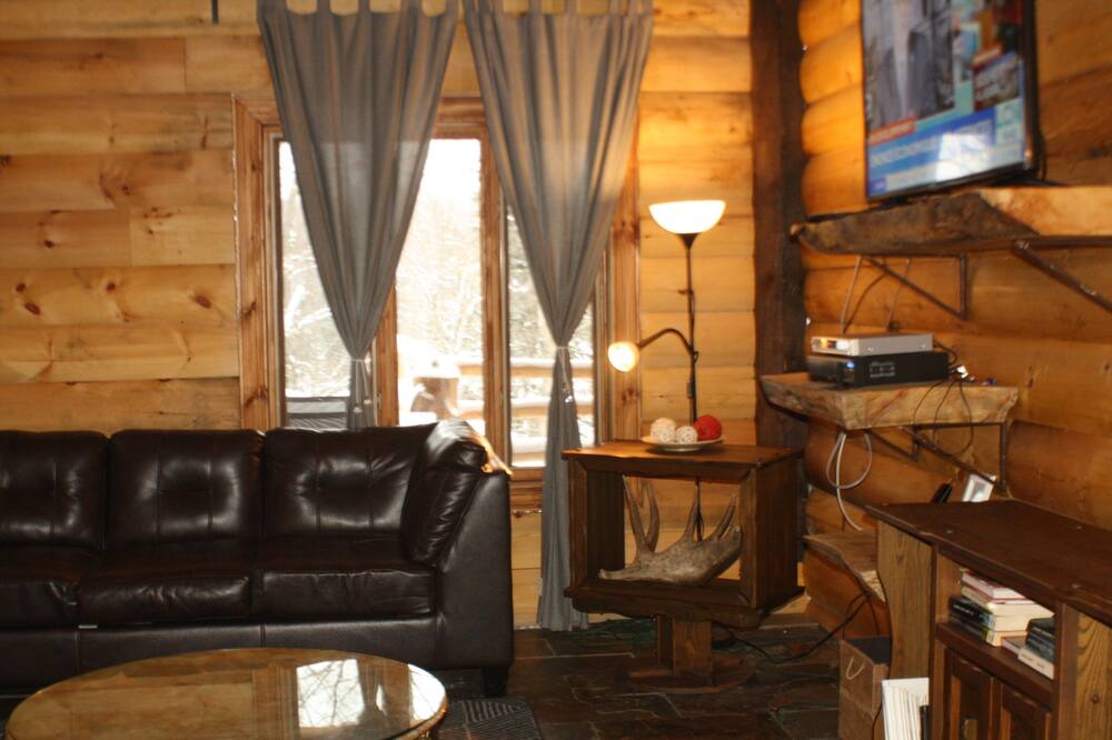 Photo of Livingroom in Wentworth-Nord