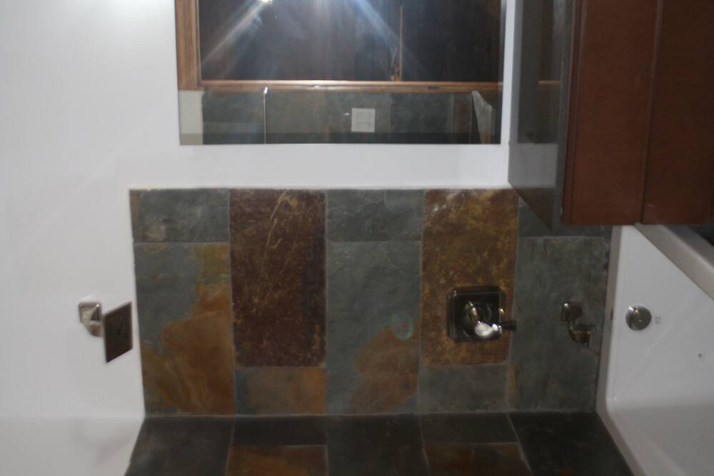 Photo of Bathroom in Wentworth-Nord