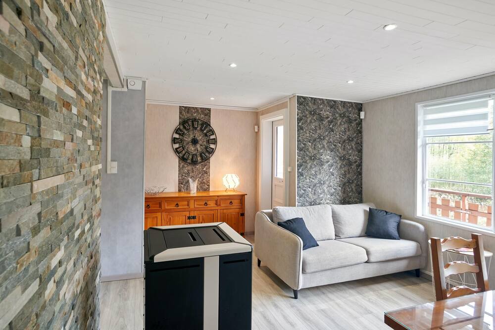 Photo of Livingroom in Pierre-Percee