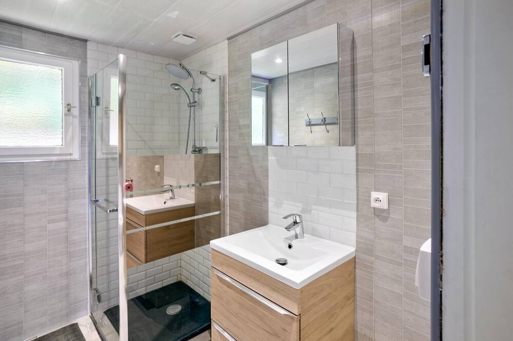 Photo of Bathroom in Pierre-Percee