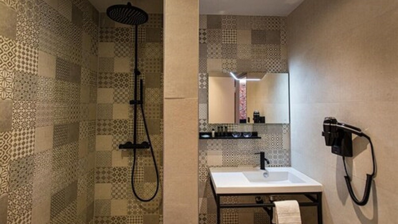 Photo of Bathroom in Savigny-les-Beaune