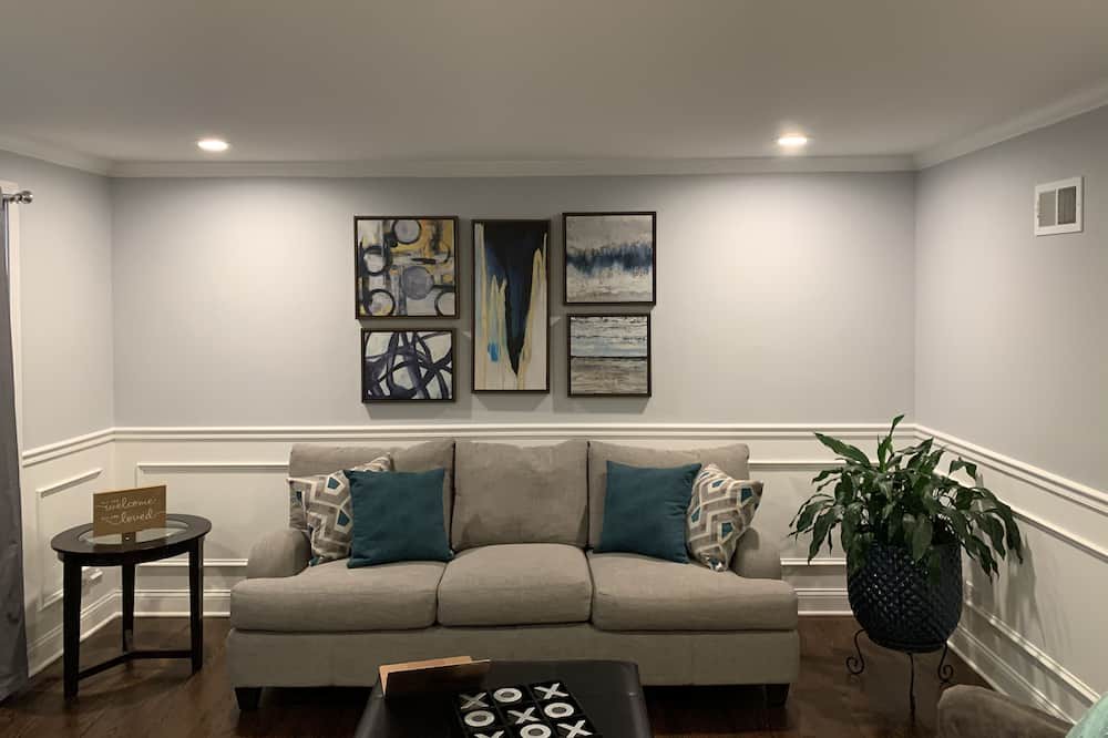 Photo of Livingroom in Country Club Hills