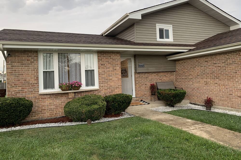 Photo of Outdoor in Country Club Hills