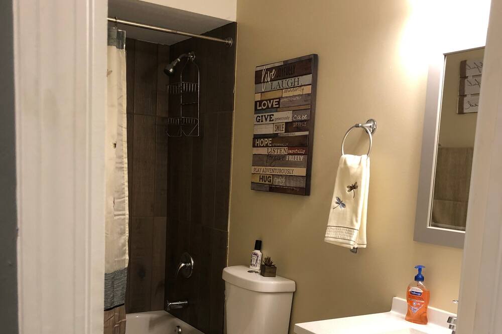 Photo of Bathroom in Country Club Hills
