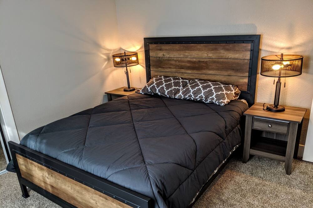 Photo of Bedroom in North Oak Park