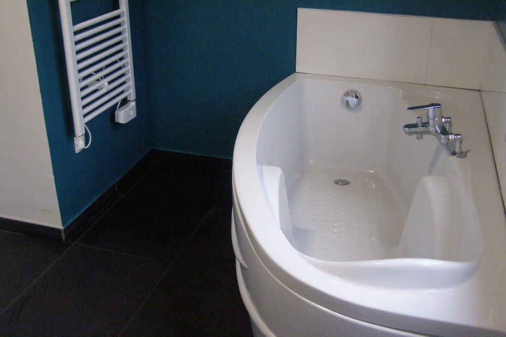 Photo of Bathroom in Vimy
