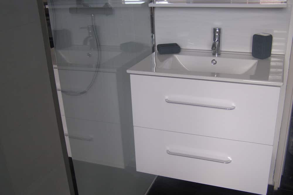 Photo of Bathroom in Vimy