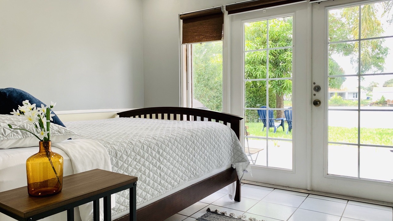 Photo of Bedroom in Hallandale Beach