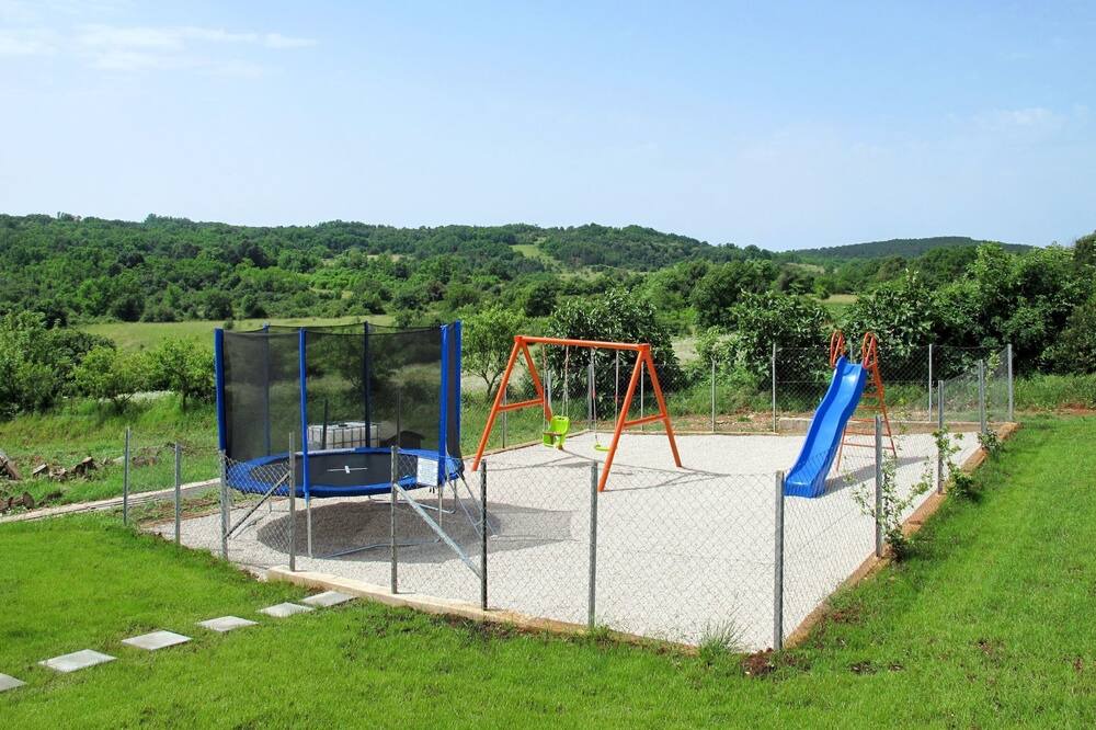Photo of Outdoor in Skropeti
