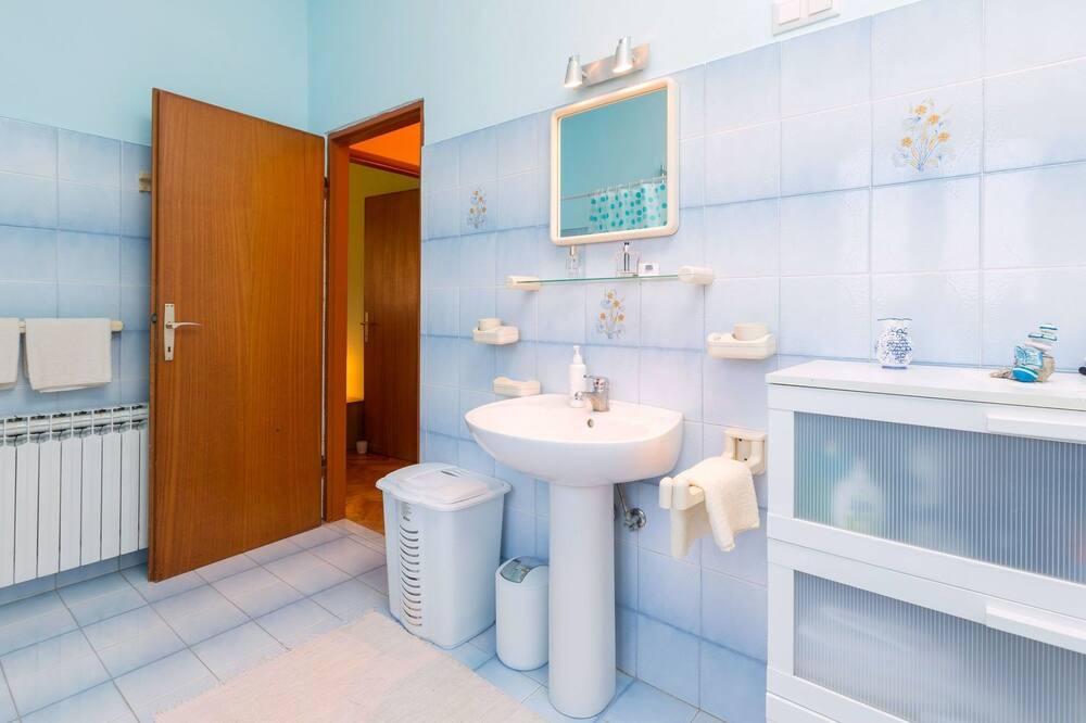 Photo of Bathroom in Skropeti