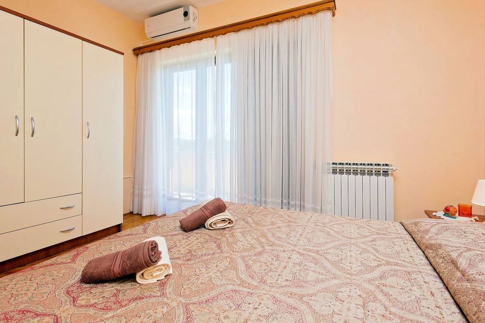 Photo of Bedroom in Skropeti
