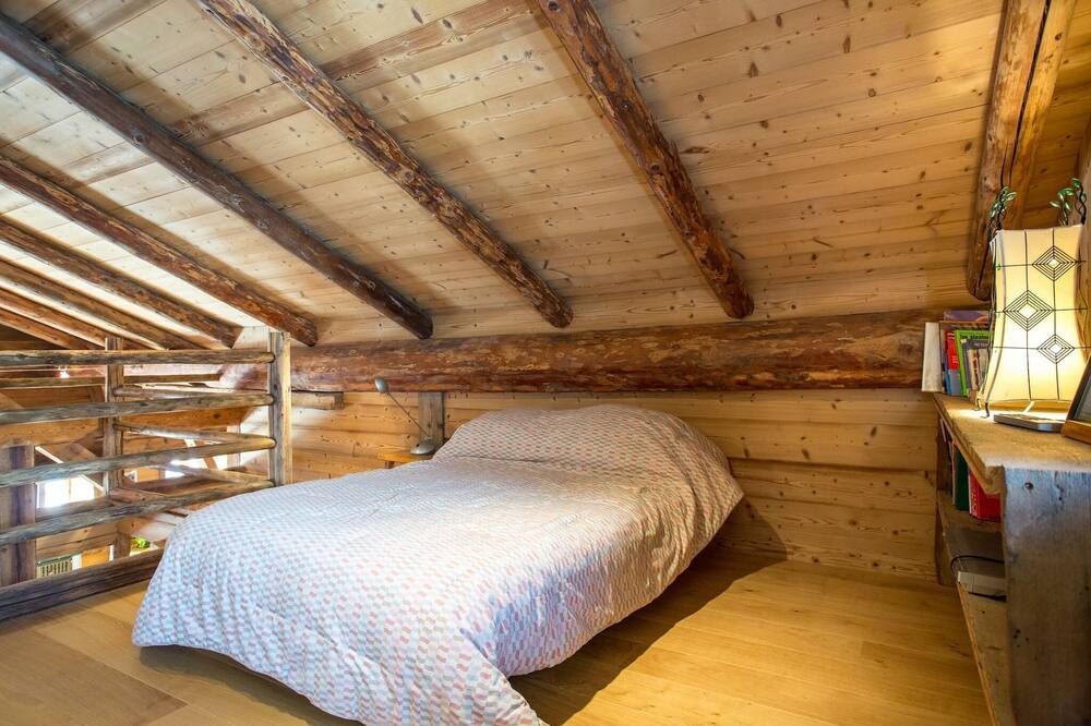 Photo of Bedroom in Montroc