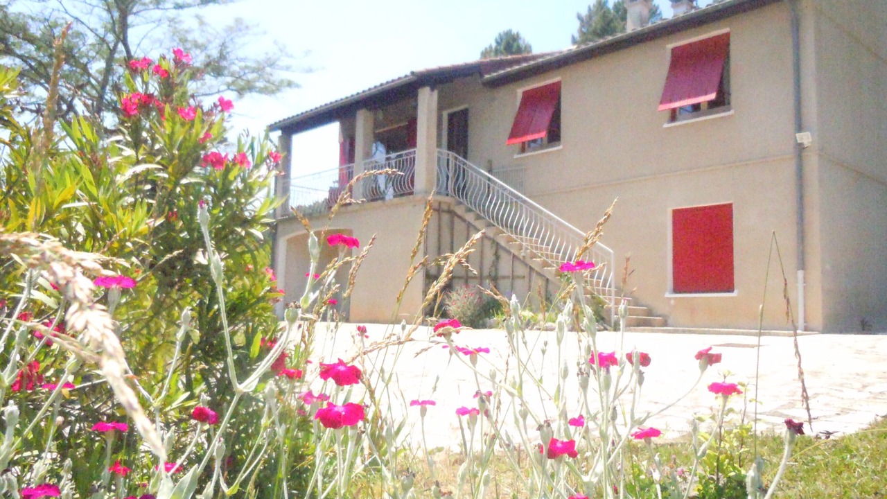 Photo of Outdoor in Banne