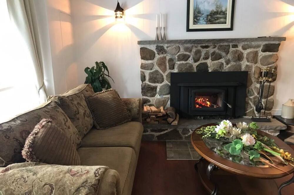 Photo of Livingroom in Saint-Sauveur