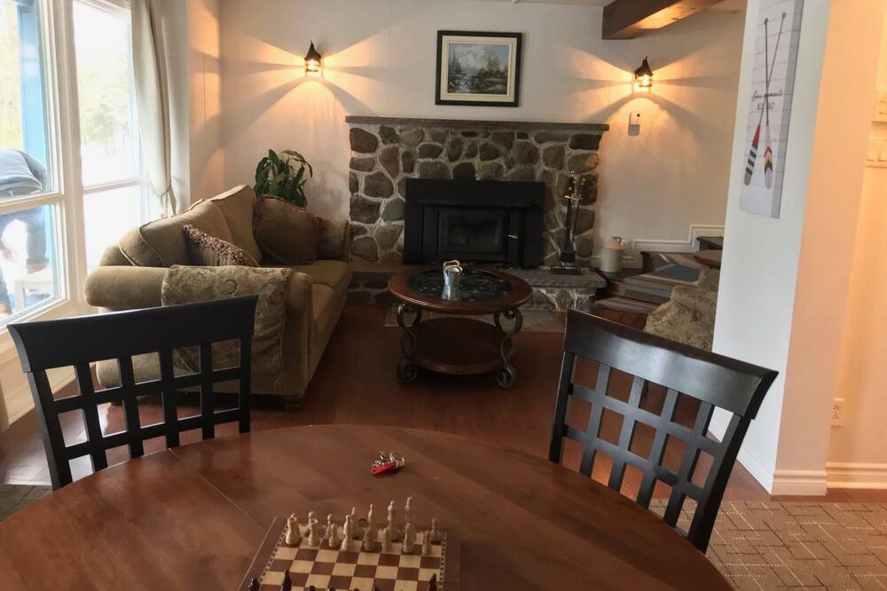 Photo of Livingroom in Saint-Sauveur