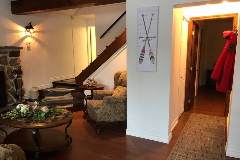 Photo of Livingroom in Saint-Sauveur