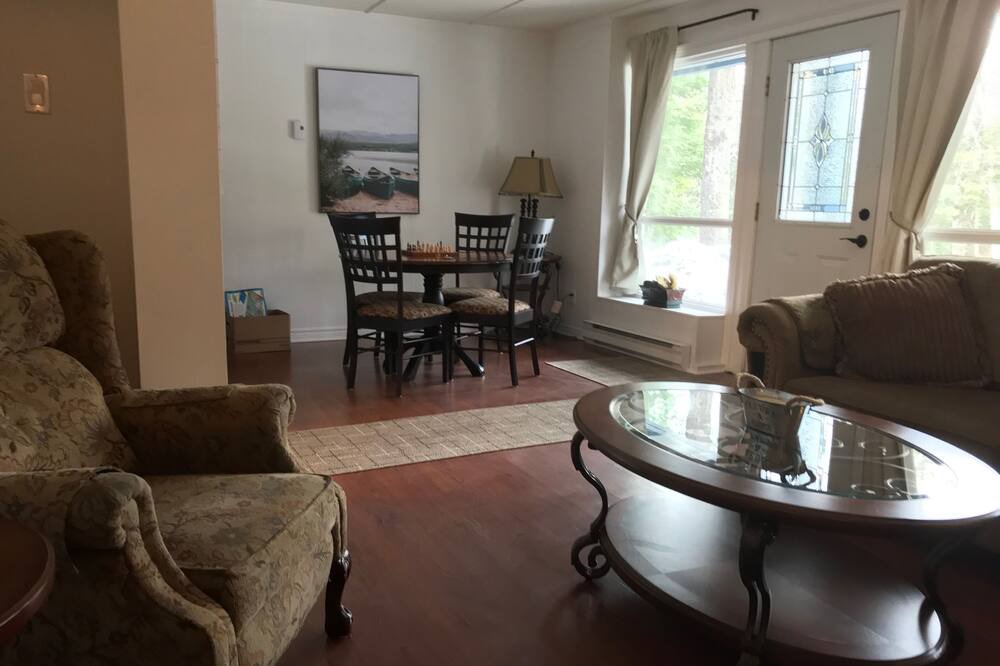 Photo of Livingroom in Saint-Sauveur