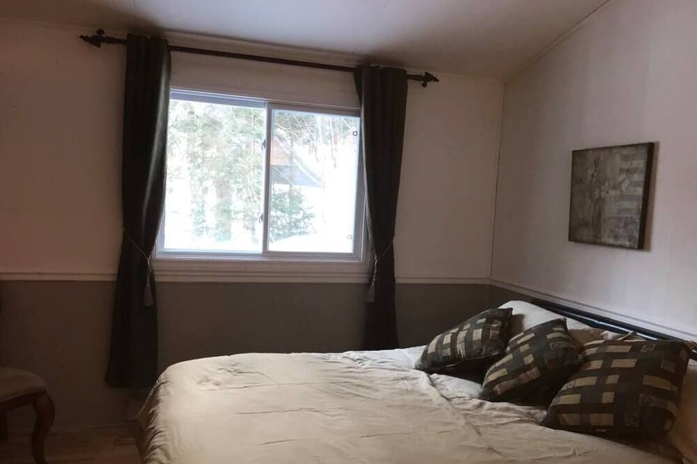Photo of Bedroom in Saint-Sauveur