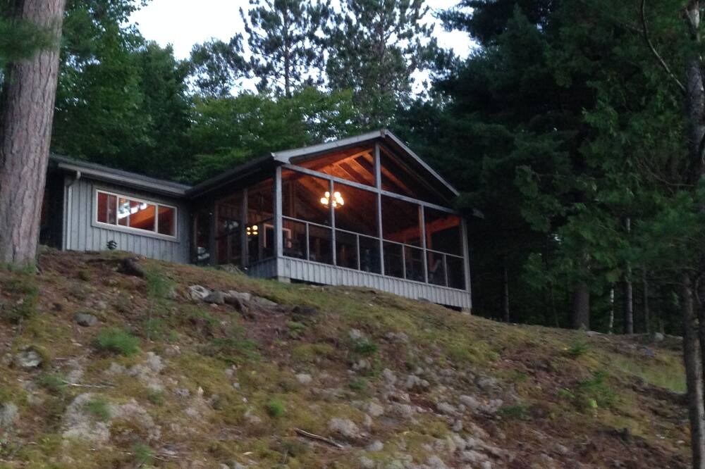 Photo of Outdoor in Gilmour
