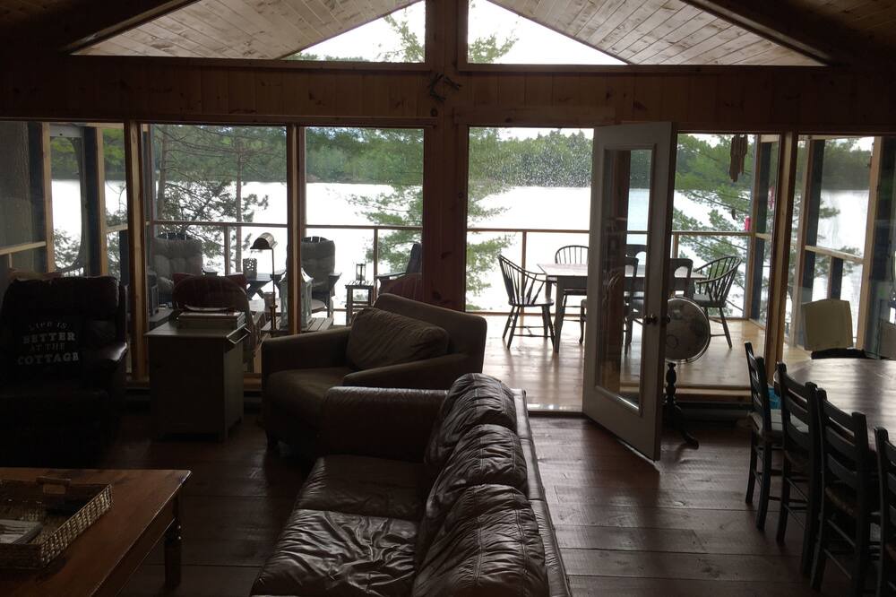 Photo of Livingroom in Gilmour