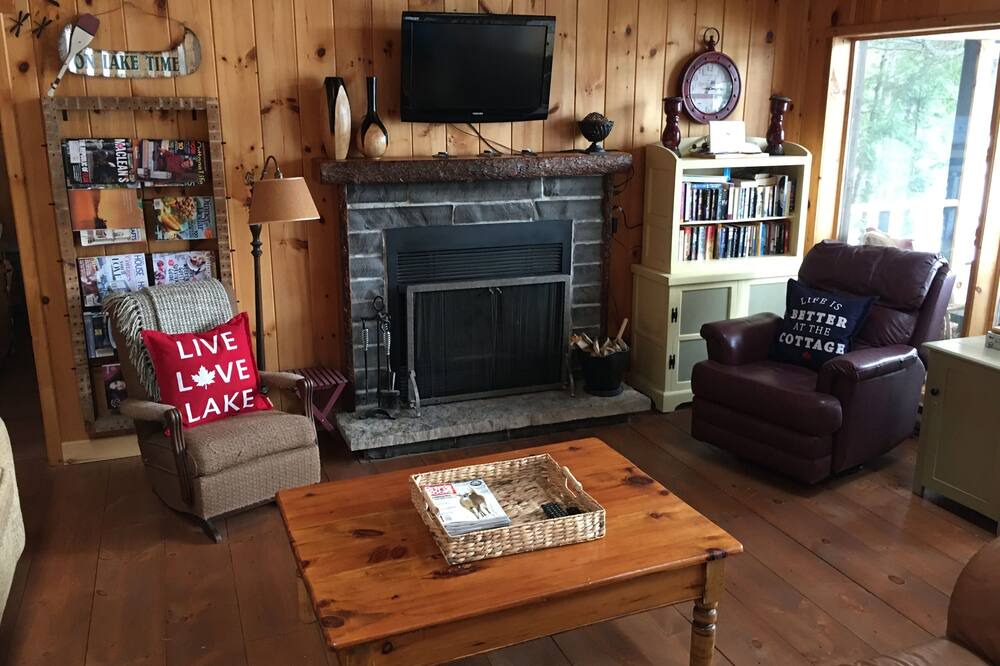 Photo of Livingroom in Gilmour