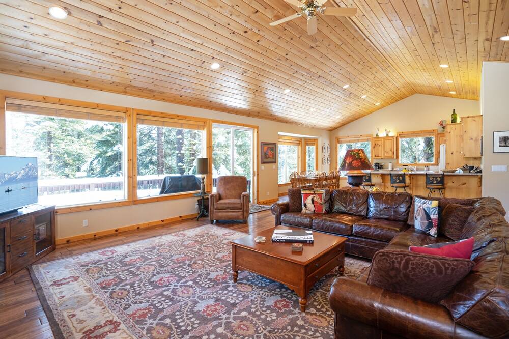 Photo of Livingroom in Tahoe City