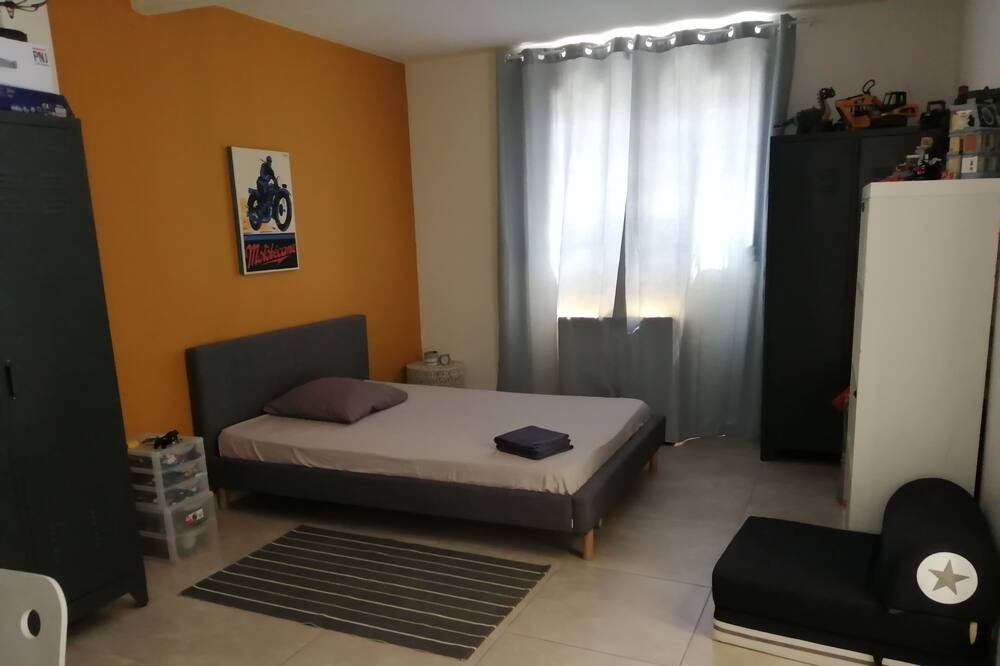 Photo of Bedroom in Prades-le-Lez