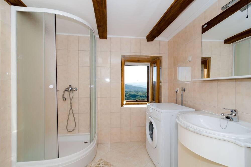 Photo of Bathroom in Kobas
