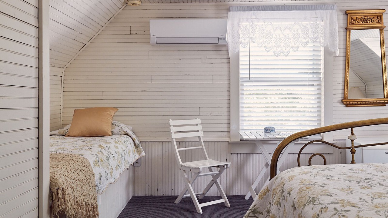 Photo of Bedroom in Roan Mountain