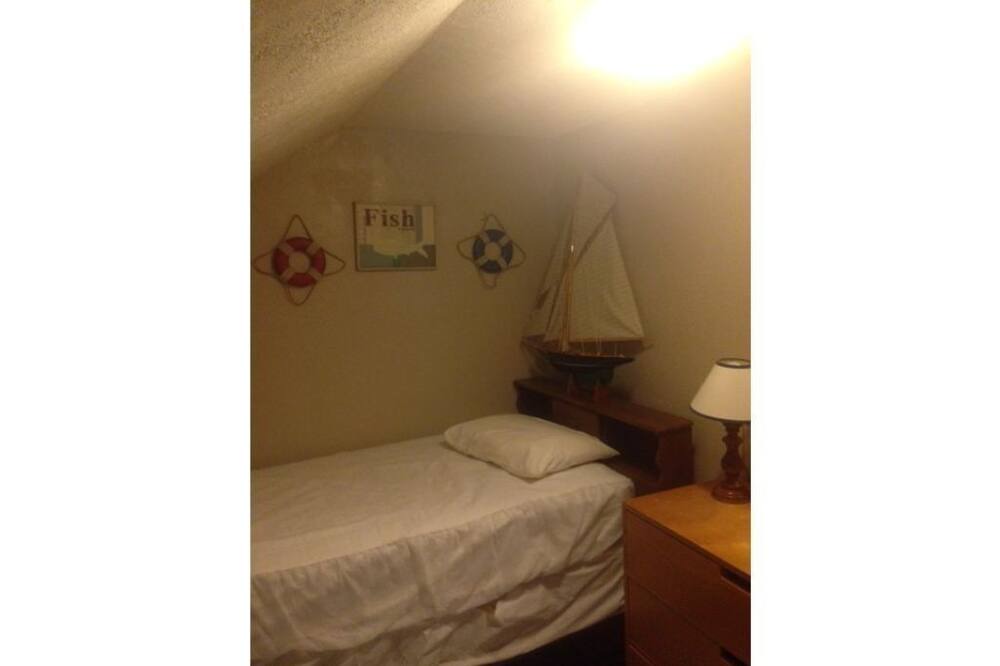 Photo of Bedroom in Twin Lake