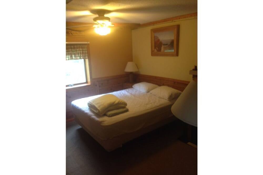 Photo of Bedroom in Twin Lake