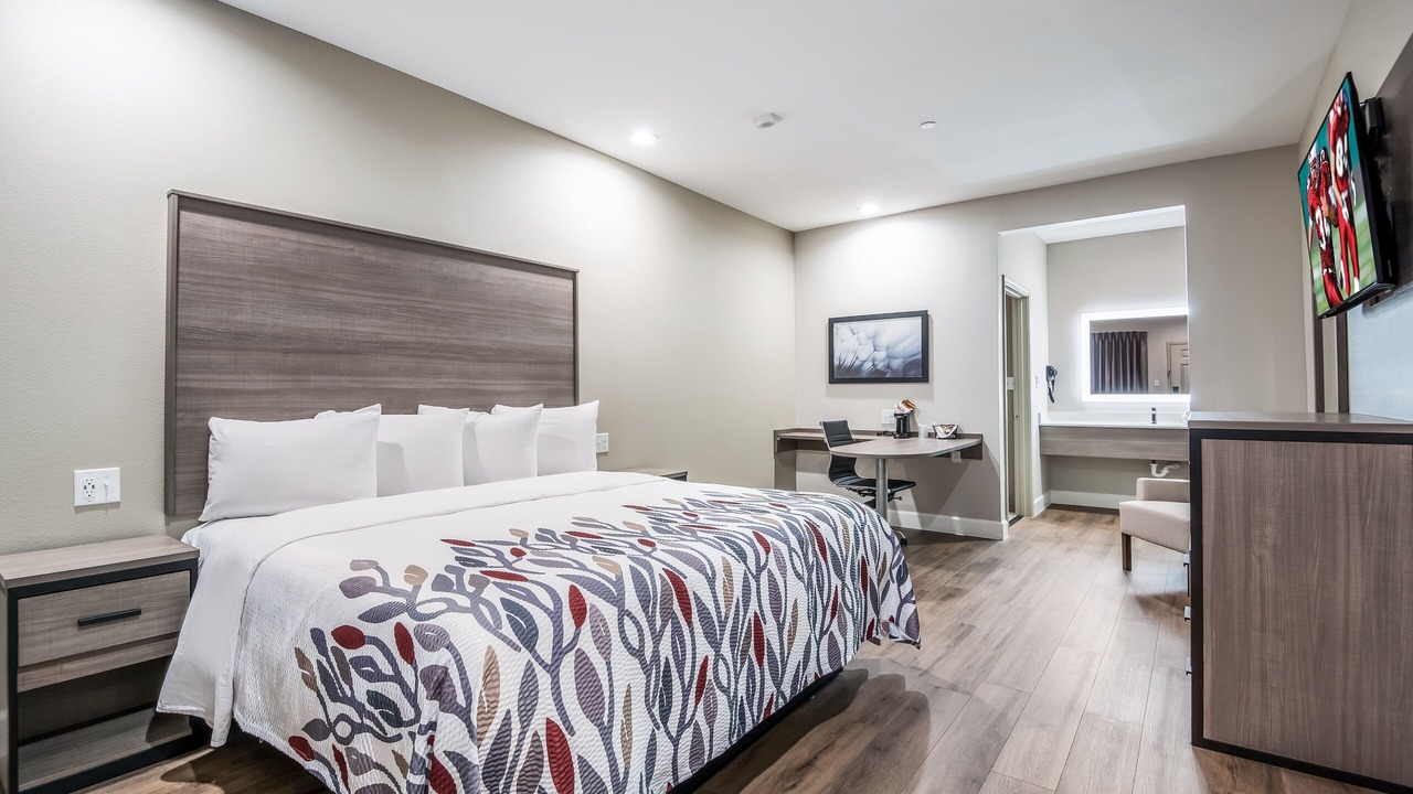 Photo of Bedroom in Mont Belvieu