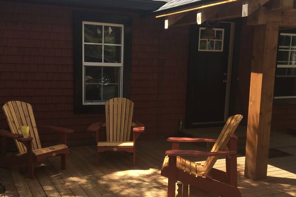 Photo of Patio Balcony in Sioux Narrows Nestor Falls
