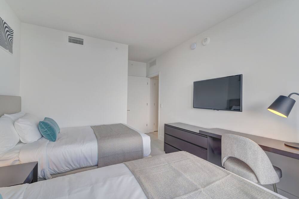 Photo of Bedroom in Hallandale Beach