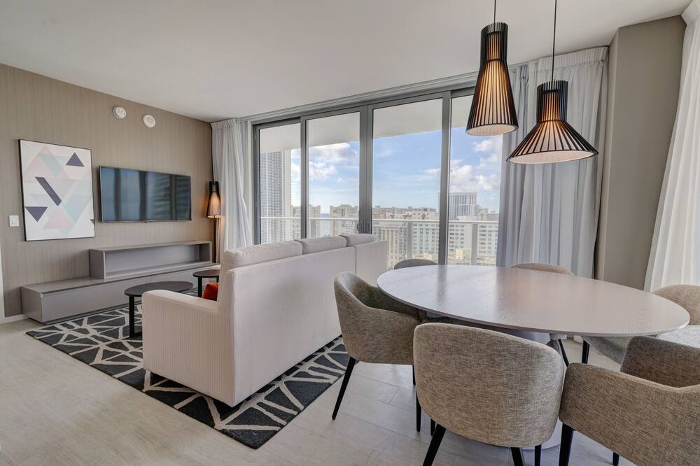 Photo of Livingroom in Hallandale Beach